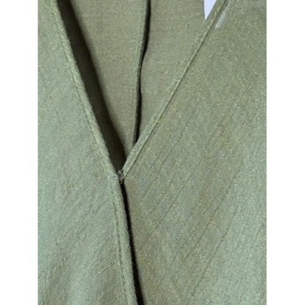 Cato Olive Green Wrap Style Top‎ Womens Medium NWT Ruffle Hem - Picture 4 of 7